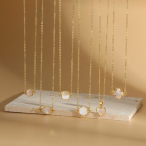 Inlaid Pendant Necklace Vintage Heart Clavicle Chain