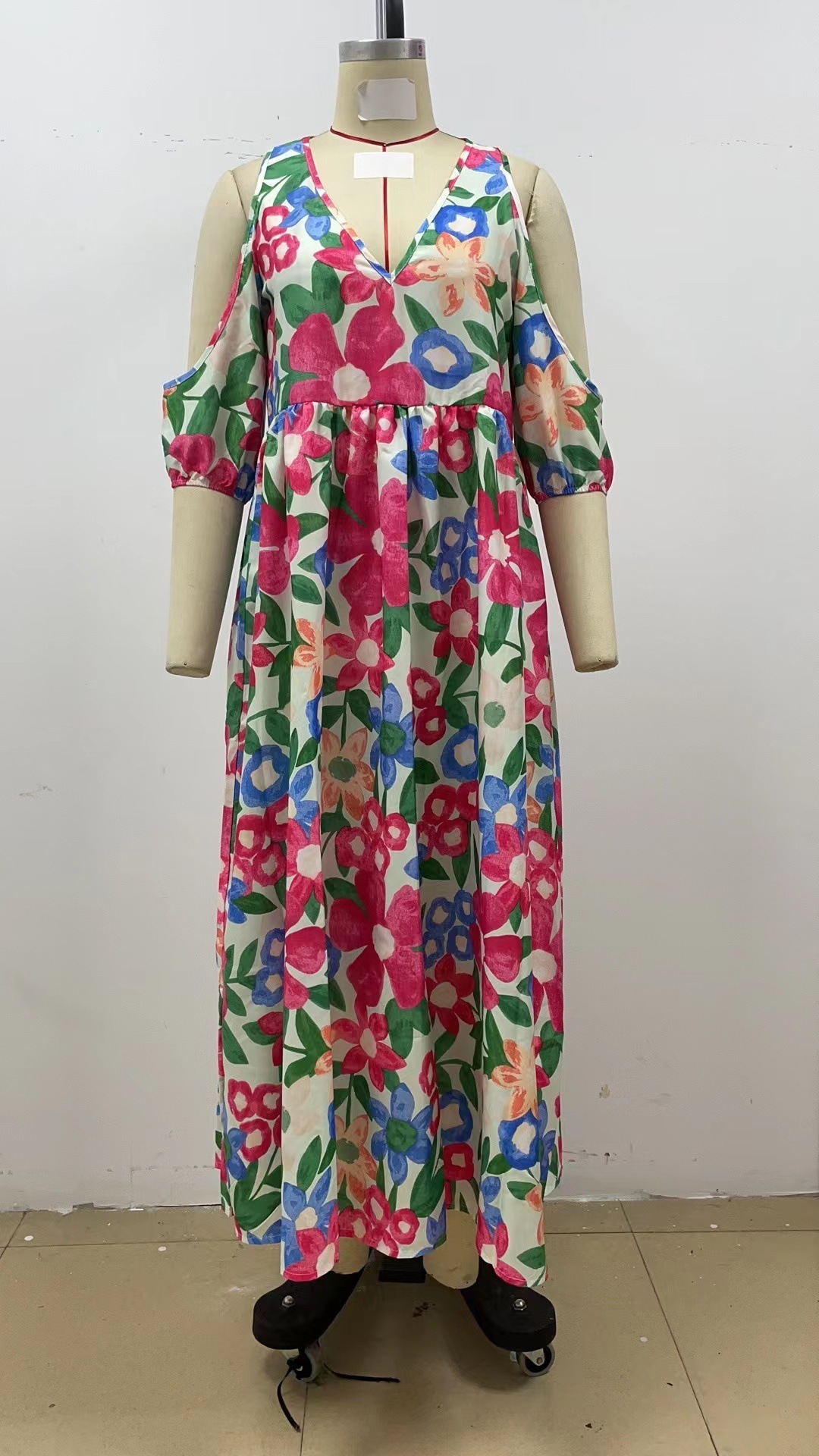 Fashion Women's Five-quarter Sleeve V-neck Large Swing Dress - Image 2