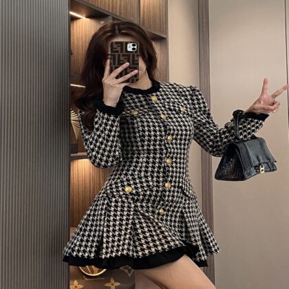 Thousand Bird Checker Dress With Feminine Style And Slim Waist