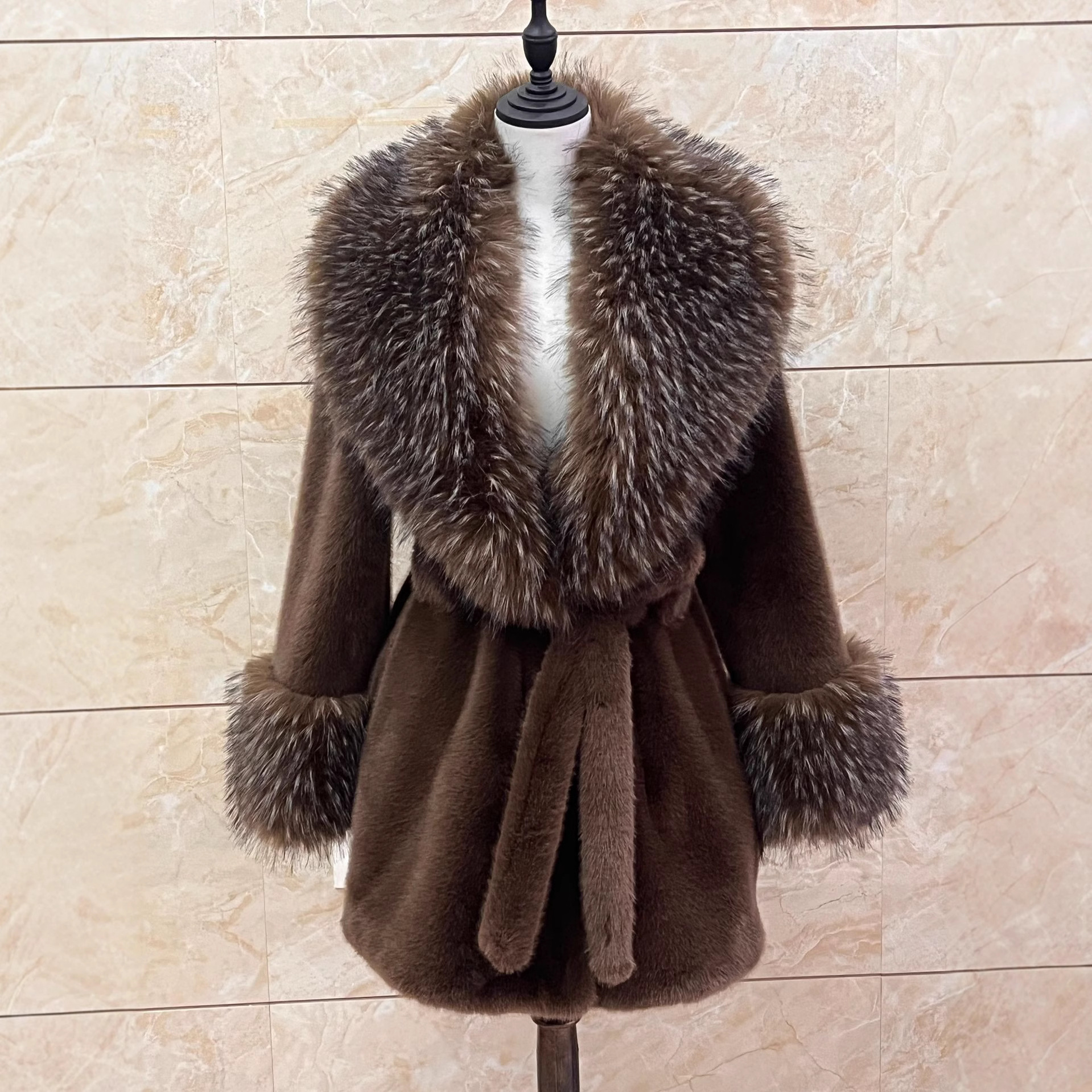 Temperament Slim Fit Women's Fur Coat - Image 2