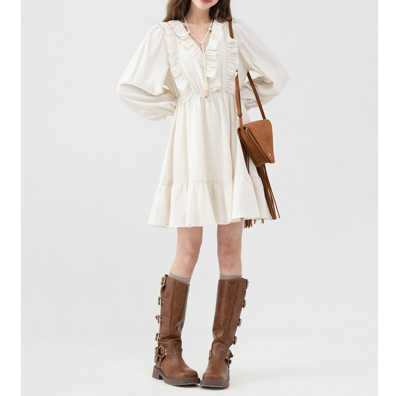 Sweet And Gentle Wind V-neck Apricot Skirt - Image 6