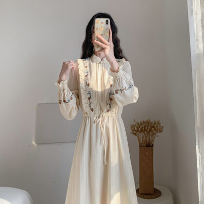 Embroidered Retro Skirt, Lantern Sleeves, Waist Waist, Thin Temperament Long Skirt