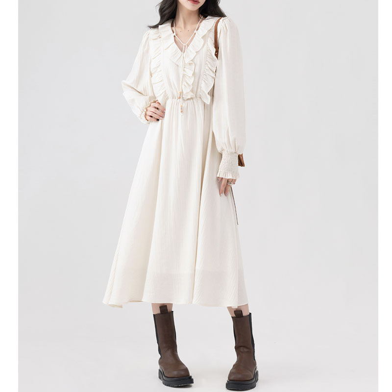 Sweet And Gentle Wind V-neck Apricot Skirt - Image 2