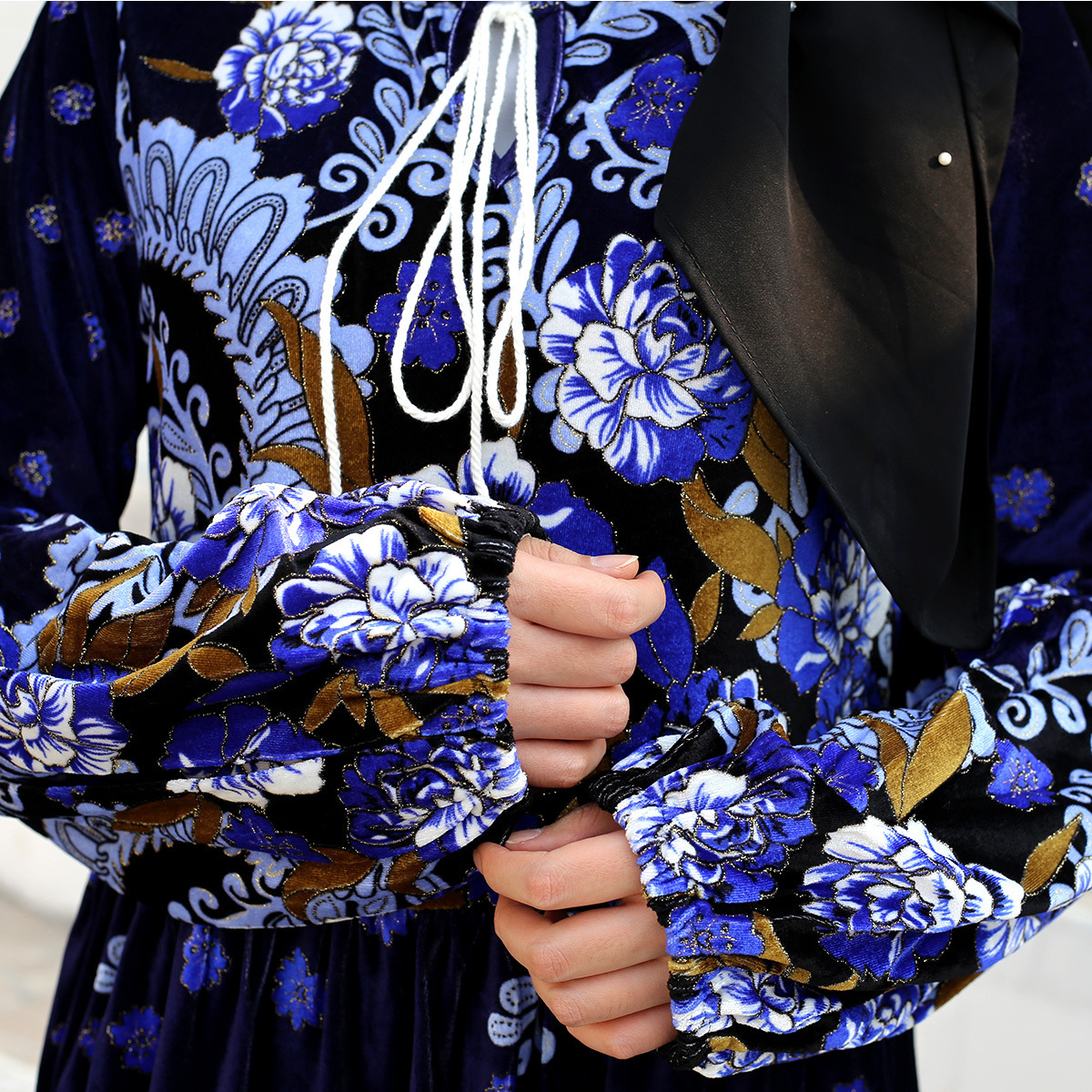 Women's Gold Velvet Print Long Sleeve Loose Dress – Bild 6