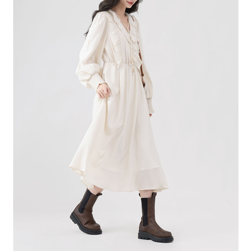 Sweet And Gentle Wind V-neck Apricot Skirt - Image 3