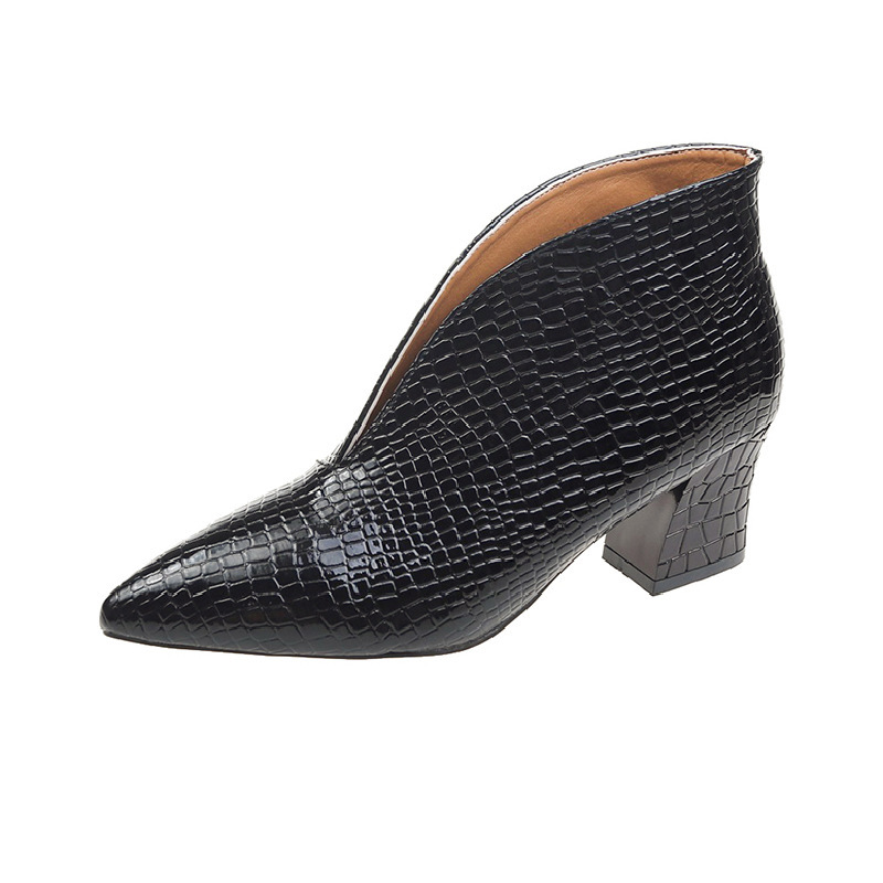 V Cut Women's Fashion Pointed Embossed Chunky Heel Martin Boots - Image 6