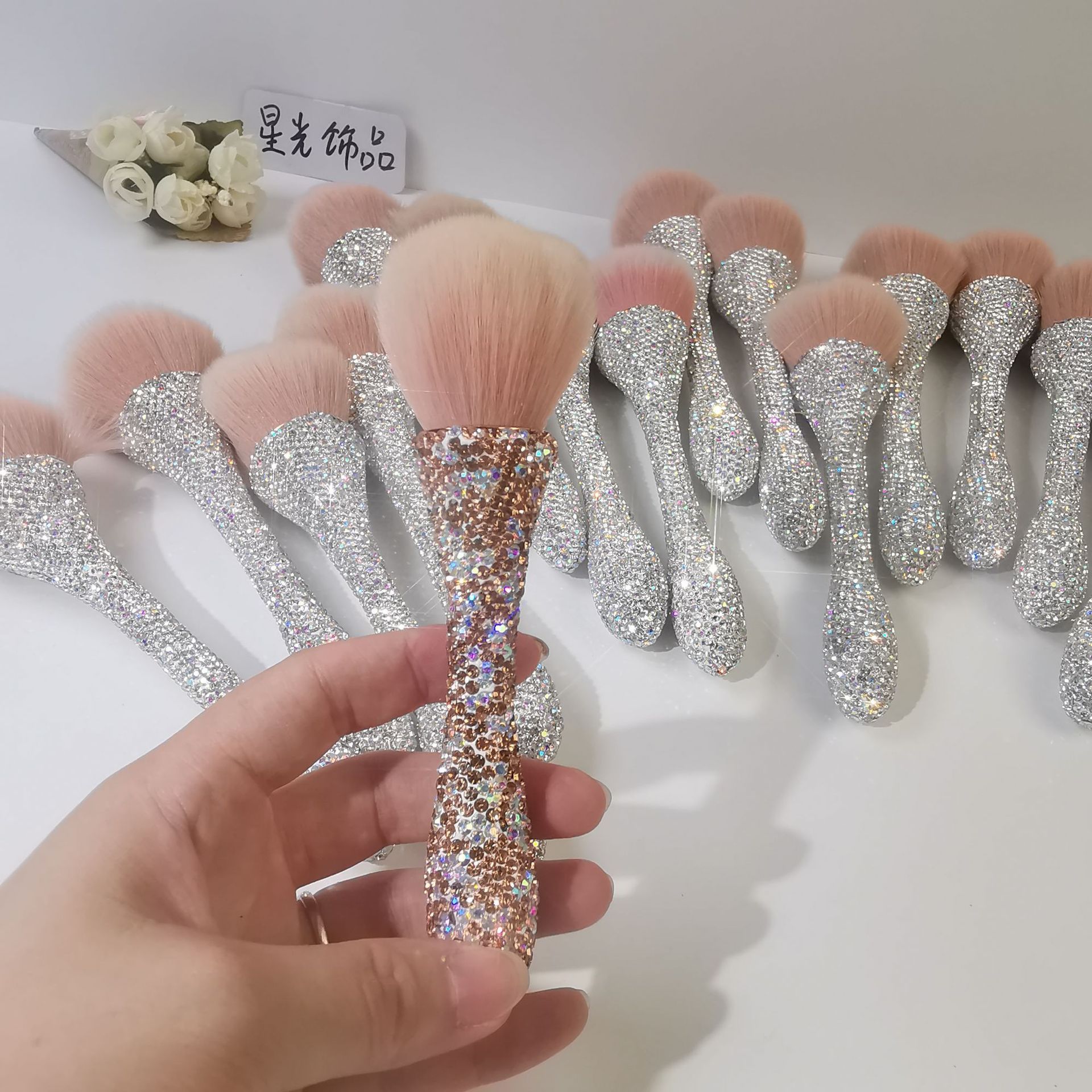 Diamond-encrusted Mini Small Waist Makeup Brush Single Beauty Tool – Bild 4