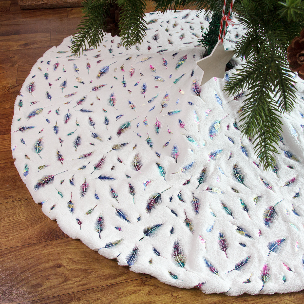 New White Plush Christmas Tree Skirt - Image 2
