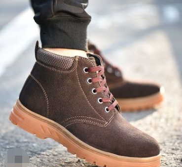 Wholesale four seasons steel toe caps anti-smashing stab-resistant protective shoes lightweight breathable work shoes deodorant safety shoes