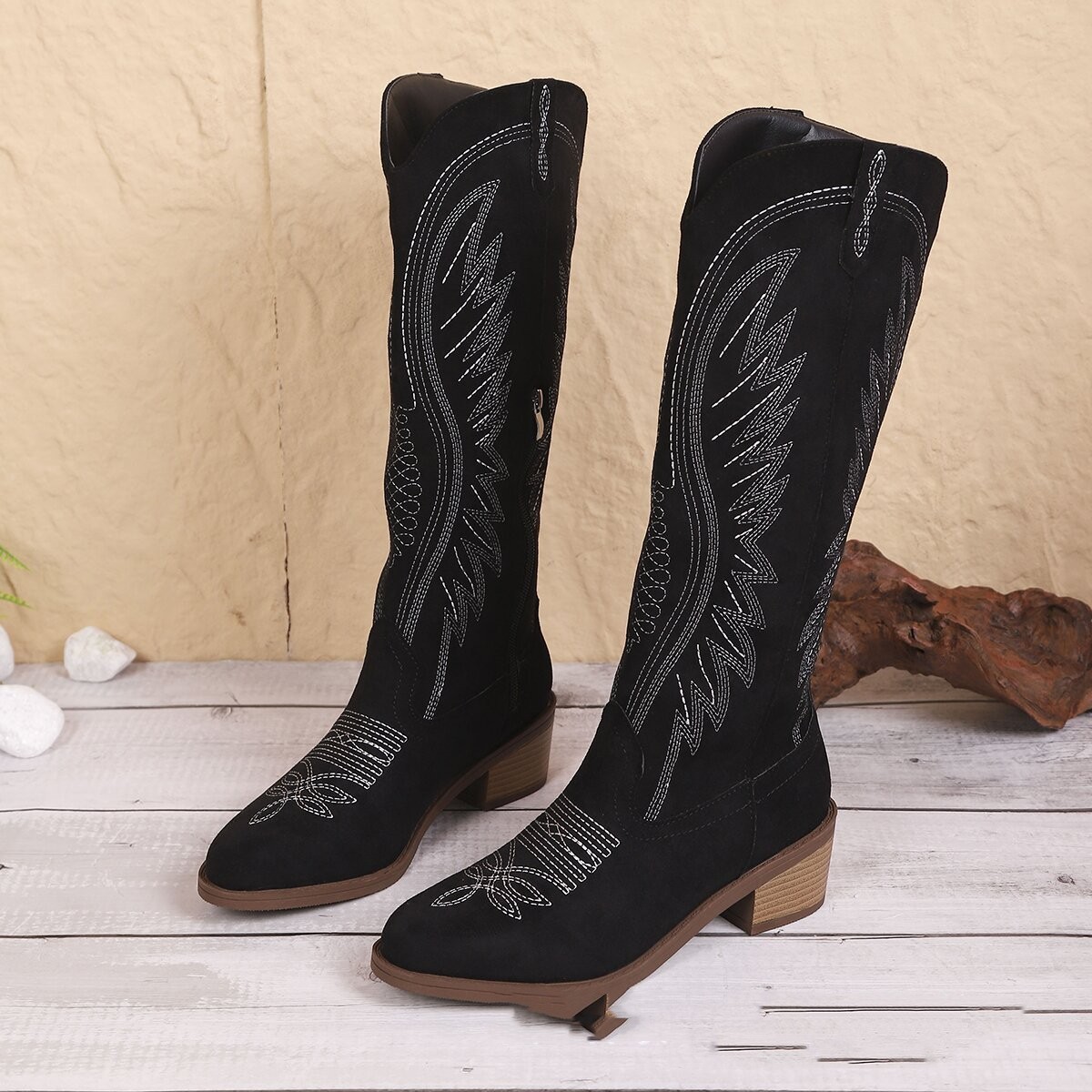 Plus Size Vintage Embroidered V Cut Martin Boots For Women Autumn And Winter - Image 9