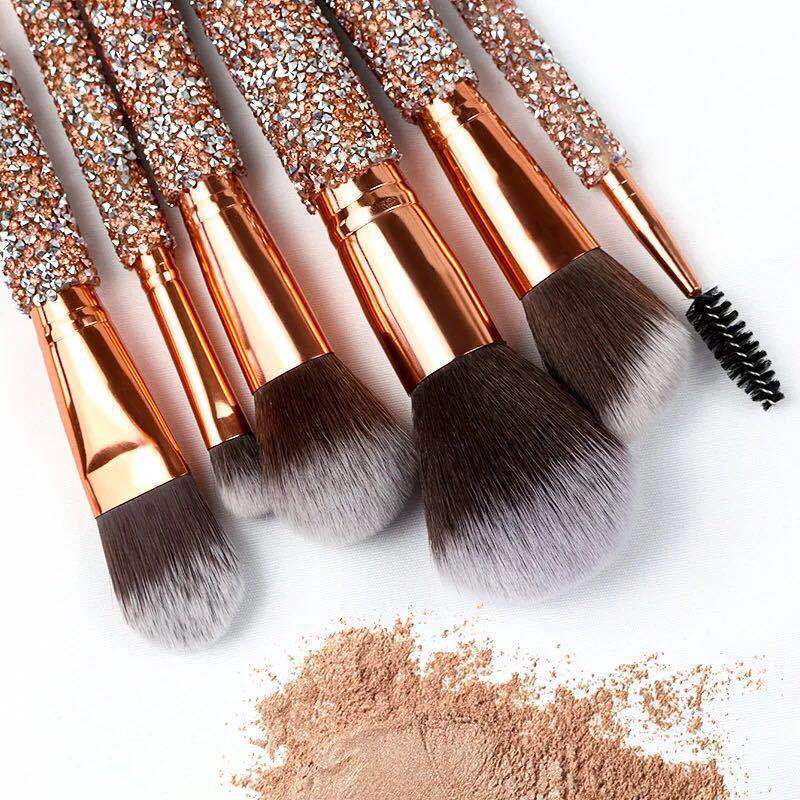 Ten New Diamond-Encrusted Makeup Brushes – Bild 2