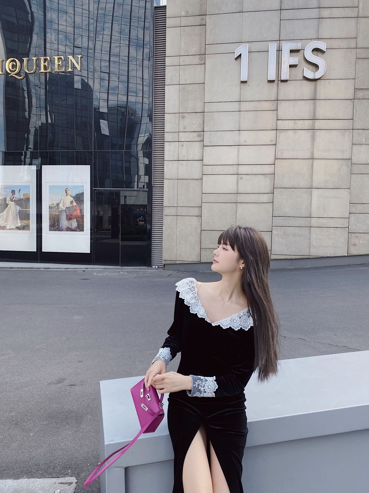 Autumn And Winter French Long-Sleeved Lace V-Neck Temperament Long Dress — изображение 3