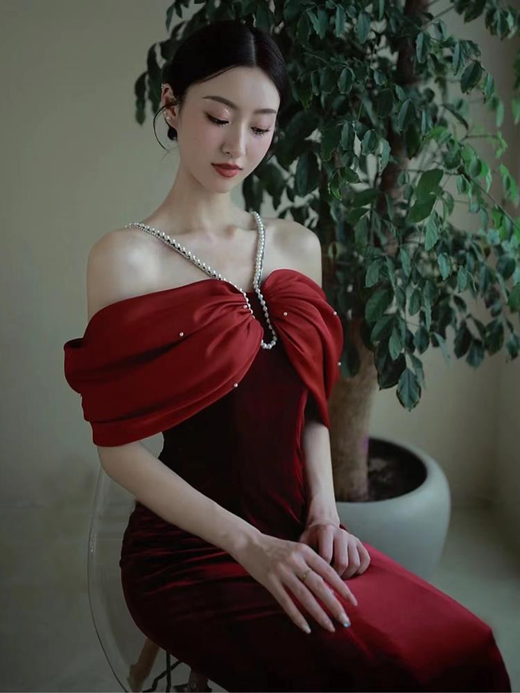 Premium Sense Wine Red Engagement Fishtail Temperament One Line Shoulder Evening Dress - Image 7