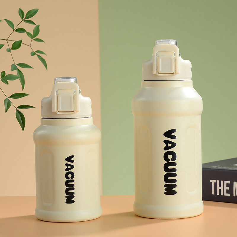 Portable Large Capacity Insulated Water Cup With Straw - Image 4