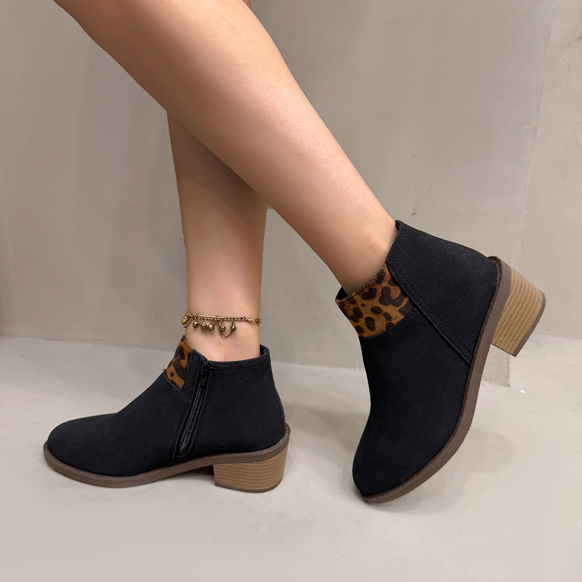 Plus Size Frosted Leopard Print Pointed Sense Thin Booties - Image 3