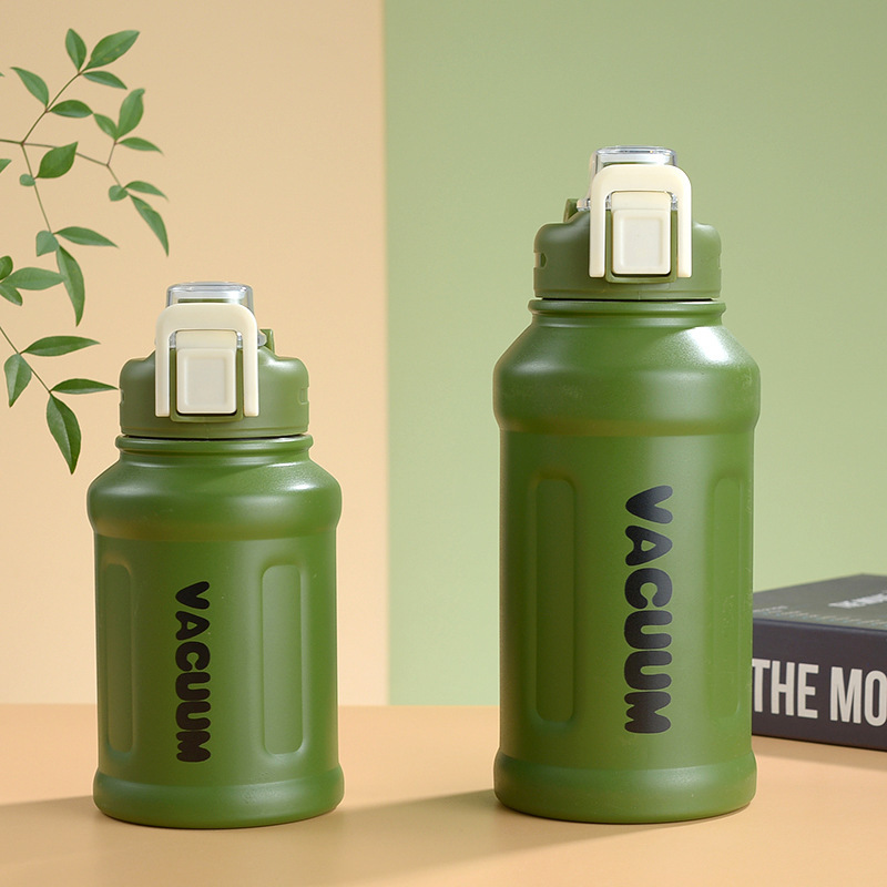 Portable Large Capacity Insulated Water Cup With Straw - Image 7