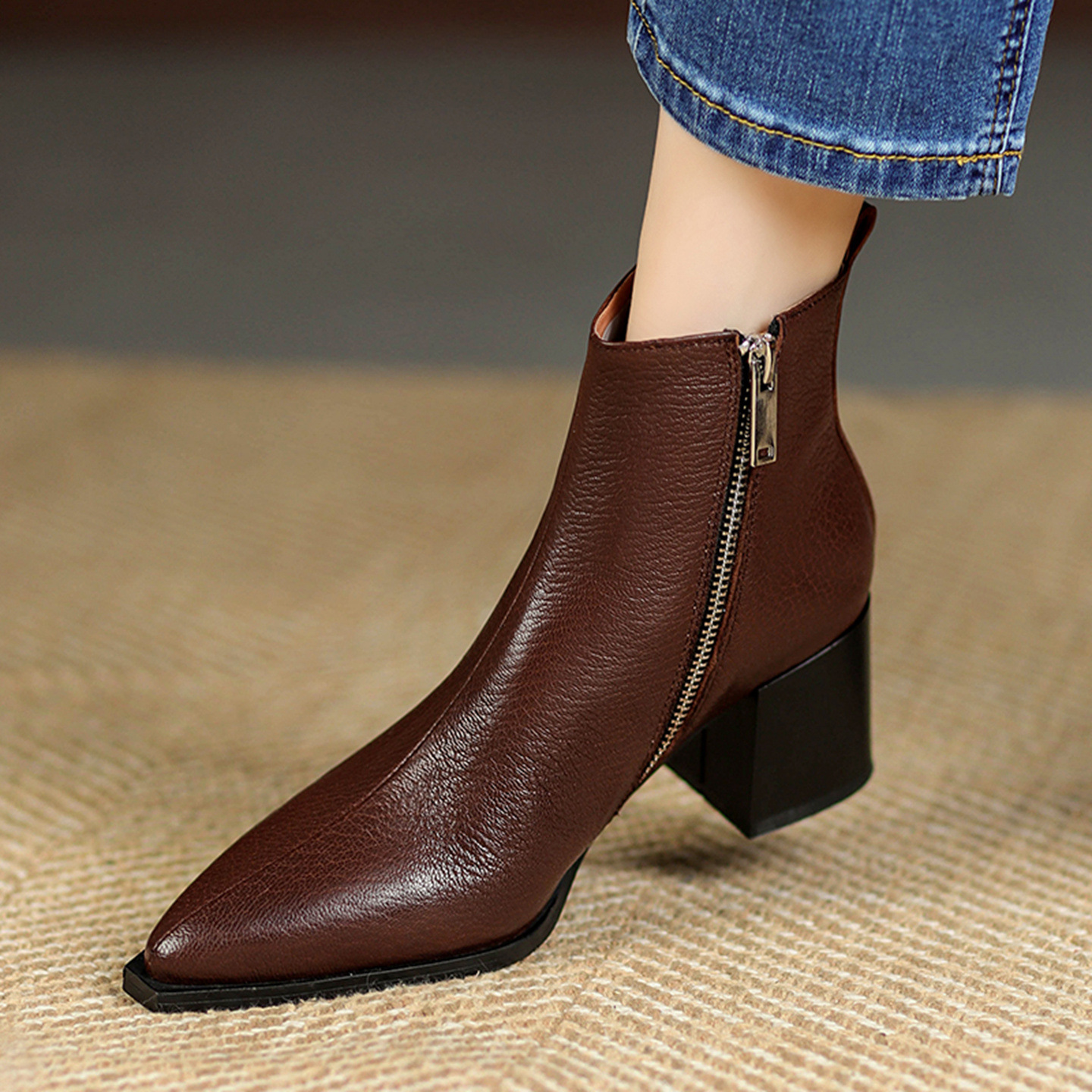 Autumn And Winter Women's Simple Leather Boots - Image 5