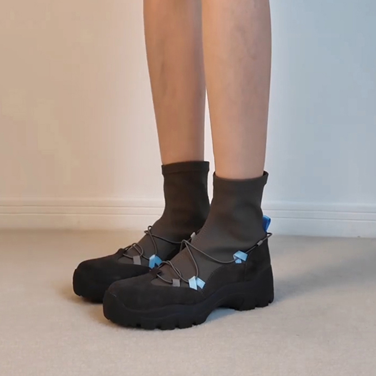 Retro Platform Cross Strap Stretch Boots Female – Bild 2