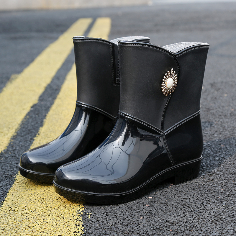 Fashion Rain Boots Women's Middle Tube Non-slip Warm - Image 7