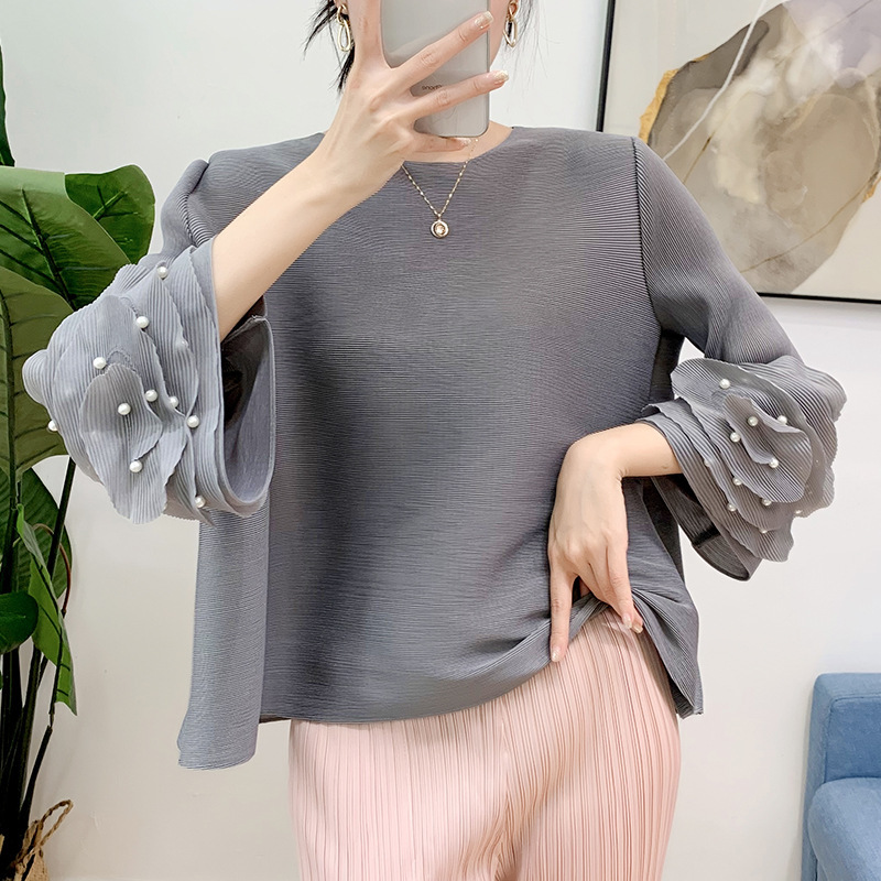 Women's Pleated Bell Sleeve Top Beaded Round Neck — изображение 4