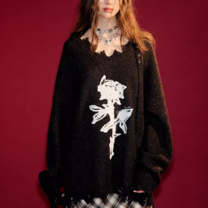 Thick Gentle Rose Embroidered V-neck Sweater