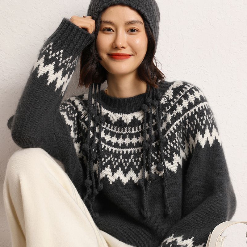 Women's Loose And Lazy Style Pullover Two-tone Jacquard Round Neck Sweater - Image 3