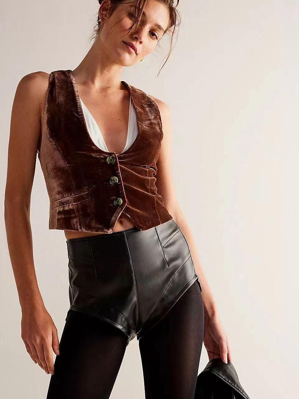 Spring New Retro Black V-neck Sleeveless Top For Women - Image 8