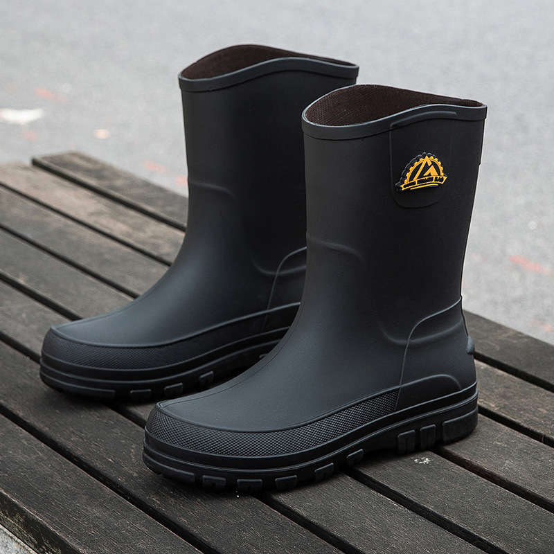 Men's Fashionable Outdoor Middle Tube Non-slip Rain Boots - Image 6