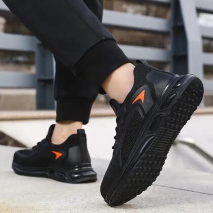Men's Puncture Resistant Safety Shoes Are Lightweight And Comfortable