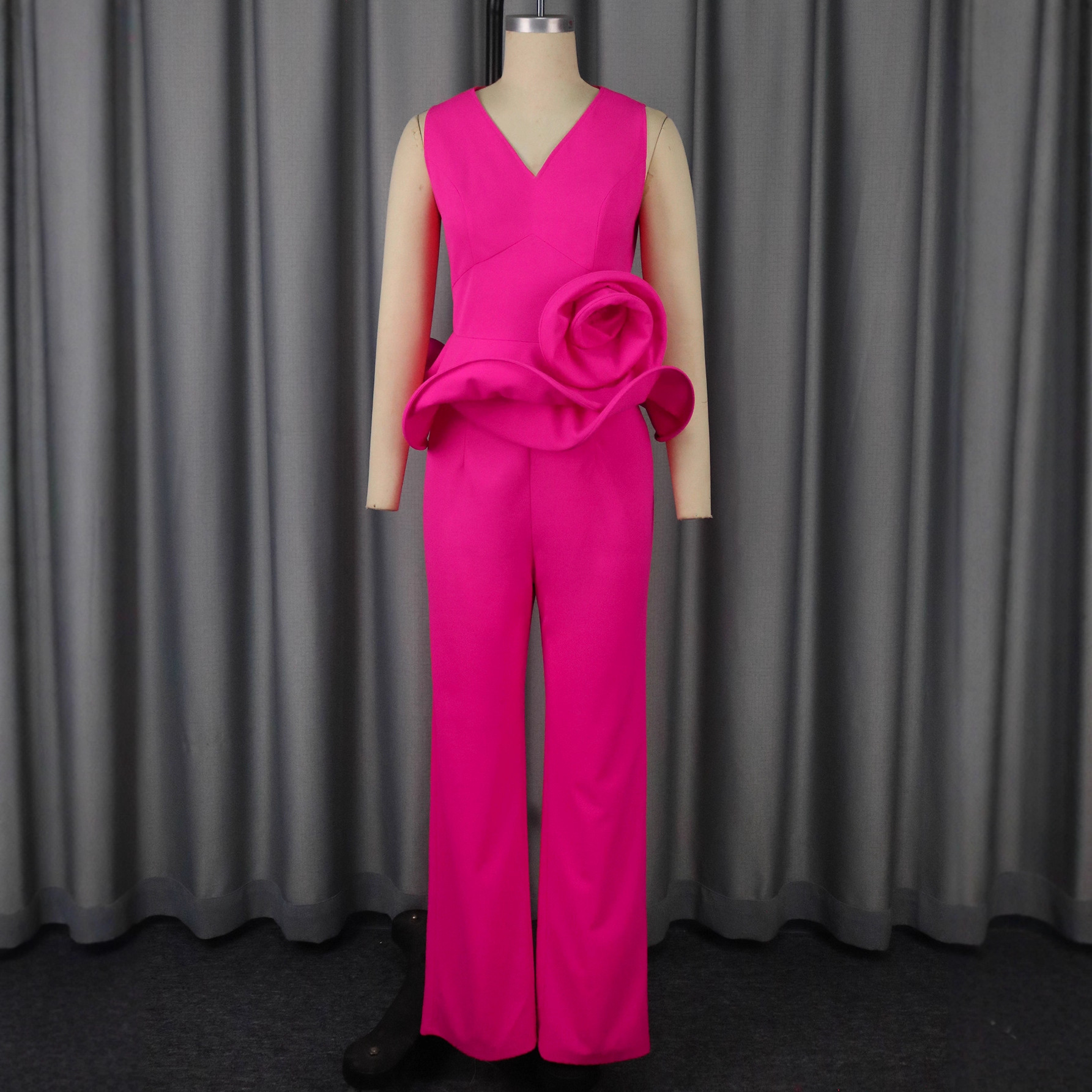 Three-dimensional Flower V-neck Sleeveless Top High Waist Fashion Straight-leg Pants - Image 2