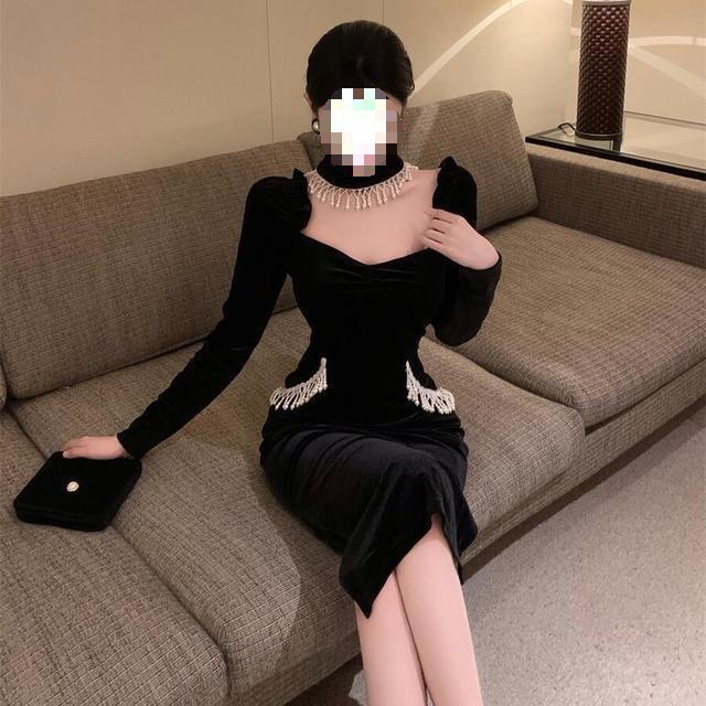 Puffy Sleeves Square Collar Pearl Bib Velvet Black Dress Dress — изображение 3