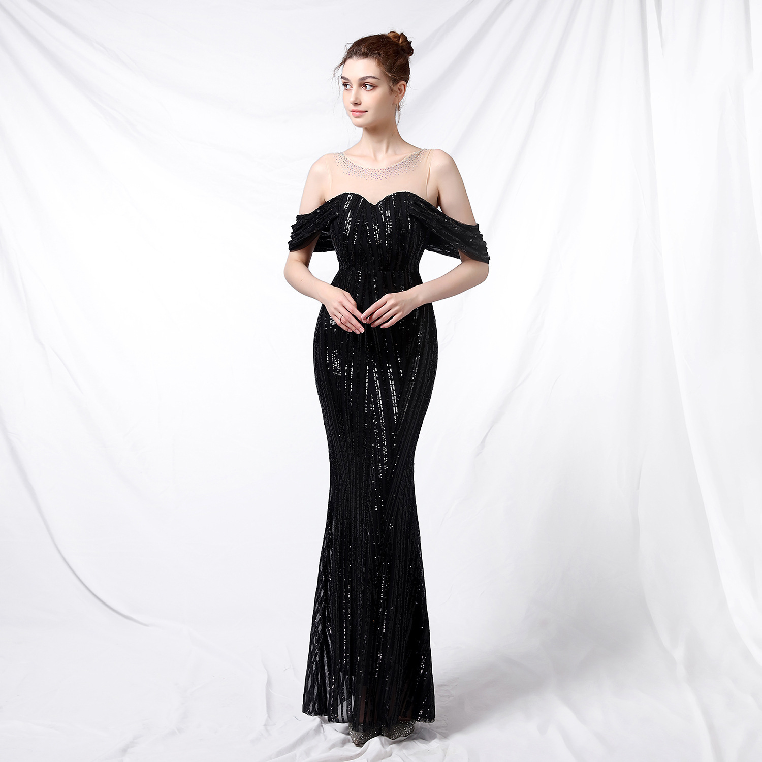 Long Sequined Long Dress With Front And Back - Image 2