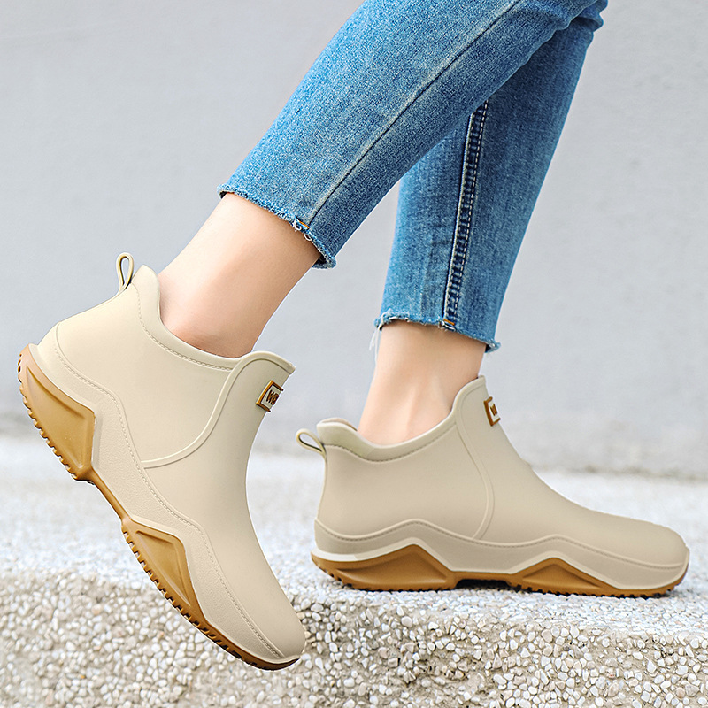 New Men's Rain Boots Short Tube Outdoor Waterproof Shoes - Image 9