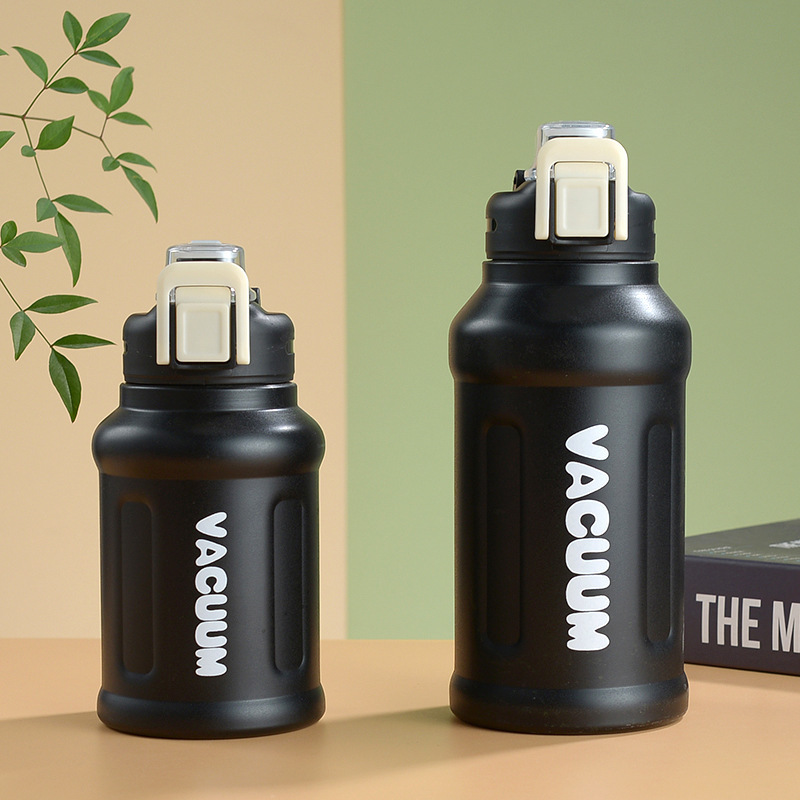 Portable Large Capacity Insulated Water Cup With Straw - Image 5