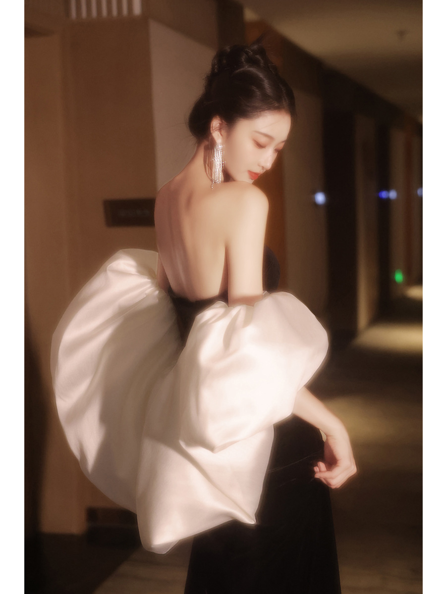 Daily Wearable Host Performance Costume — изображение 3