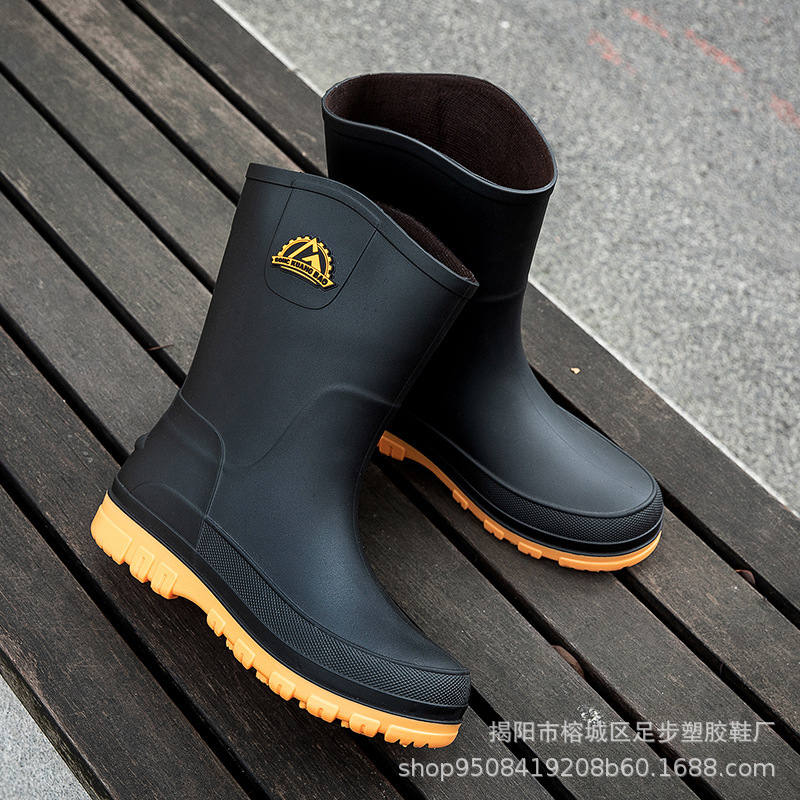 Men's Fashionable Outdoor Middle Tube Non-slip Rain Boots - Image 3