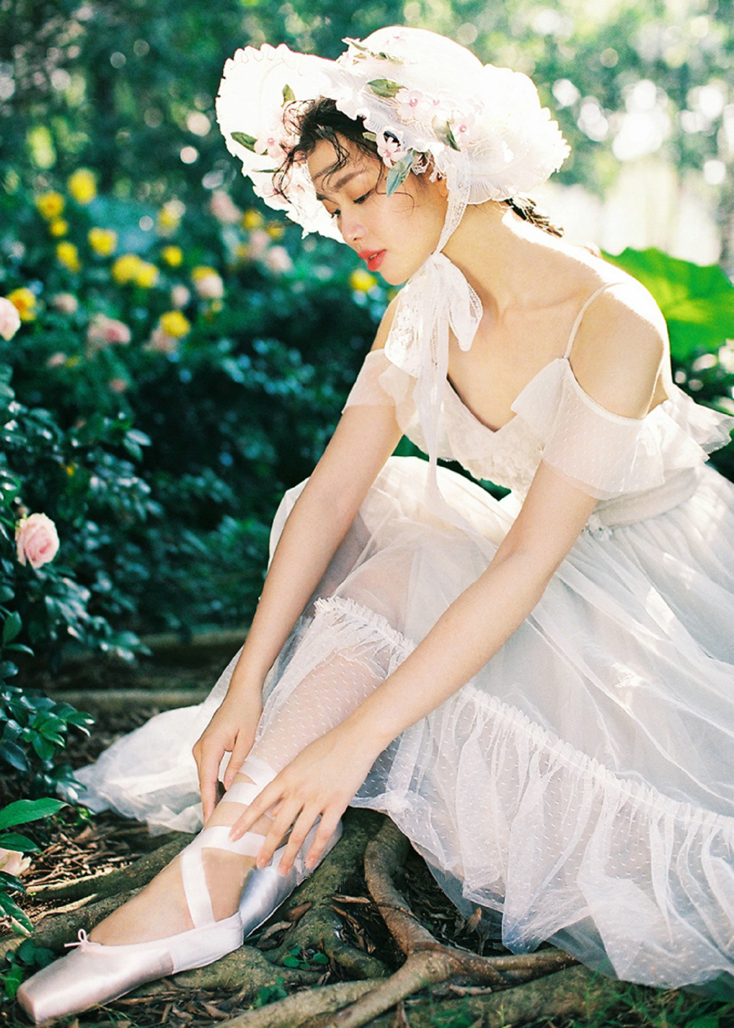 Suspended Bride Certificate Receiving Engagement Dress - Image 4