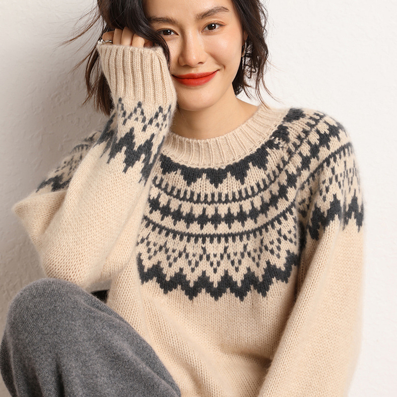 Women's Loose And Lazy Style Pullover Two-tone Jacquard Round Neck Sweater - Image 6