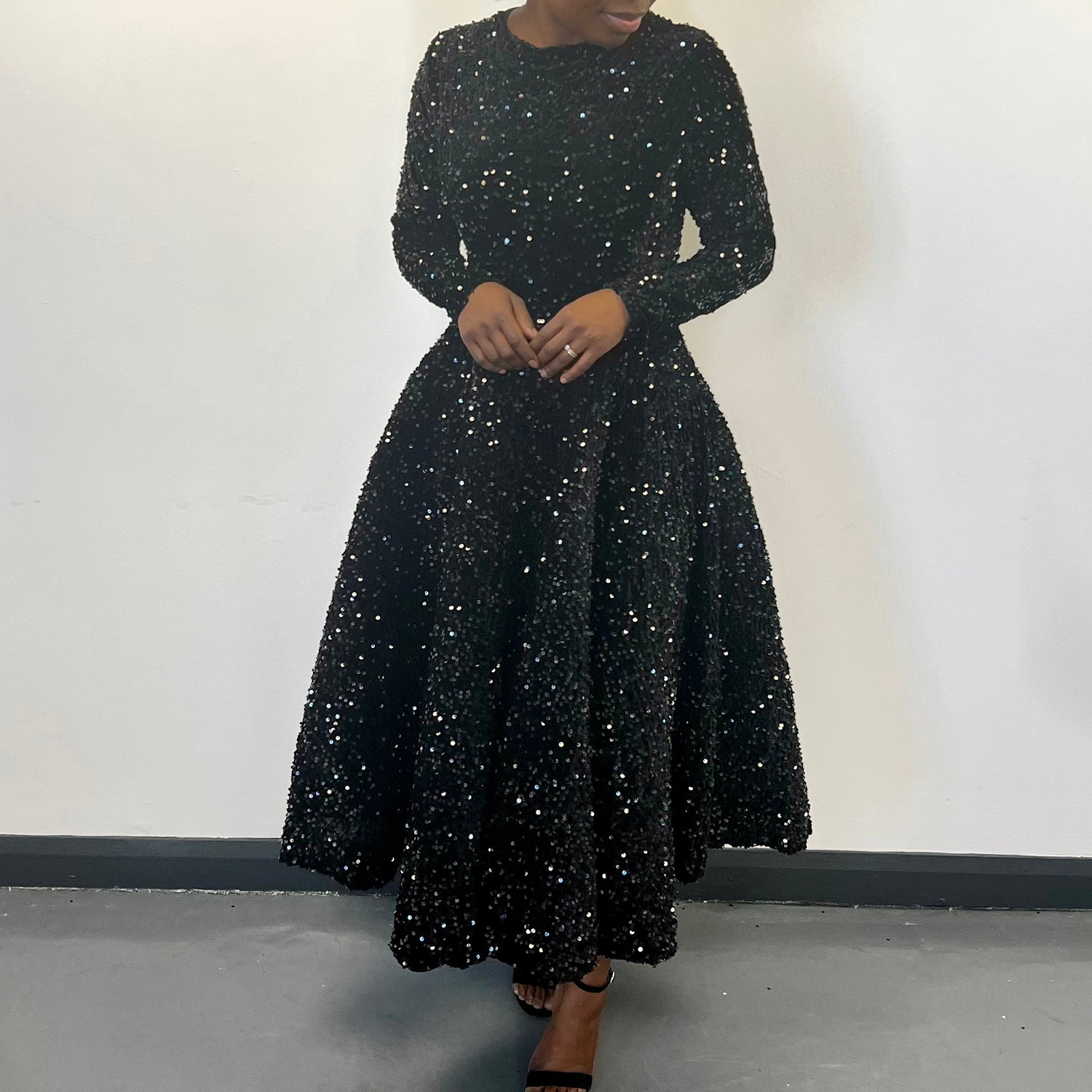 Women's Round Neck Long Sleeve Pure Color Sequins Mid-length Formal Dress – Bild 2