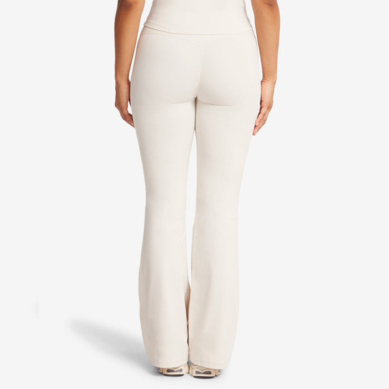 Waist Shaping Yoga Bootleg Pants - Image 4