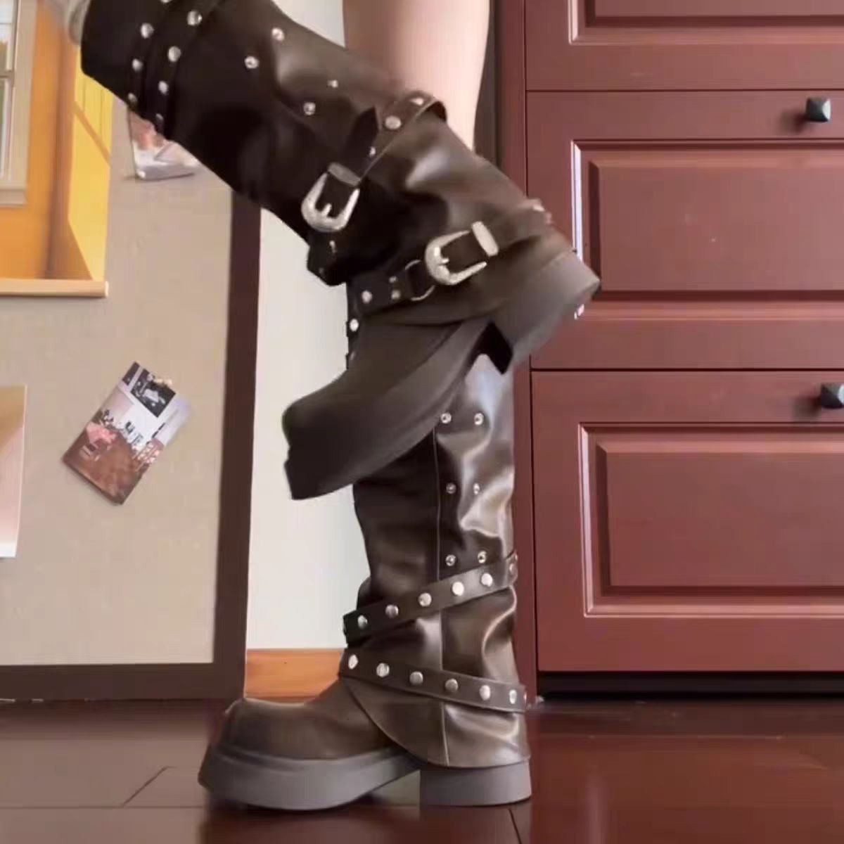 Women's Thick Sole Rivets Belt Buckle Frye Boot - Image 7