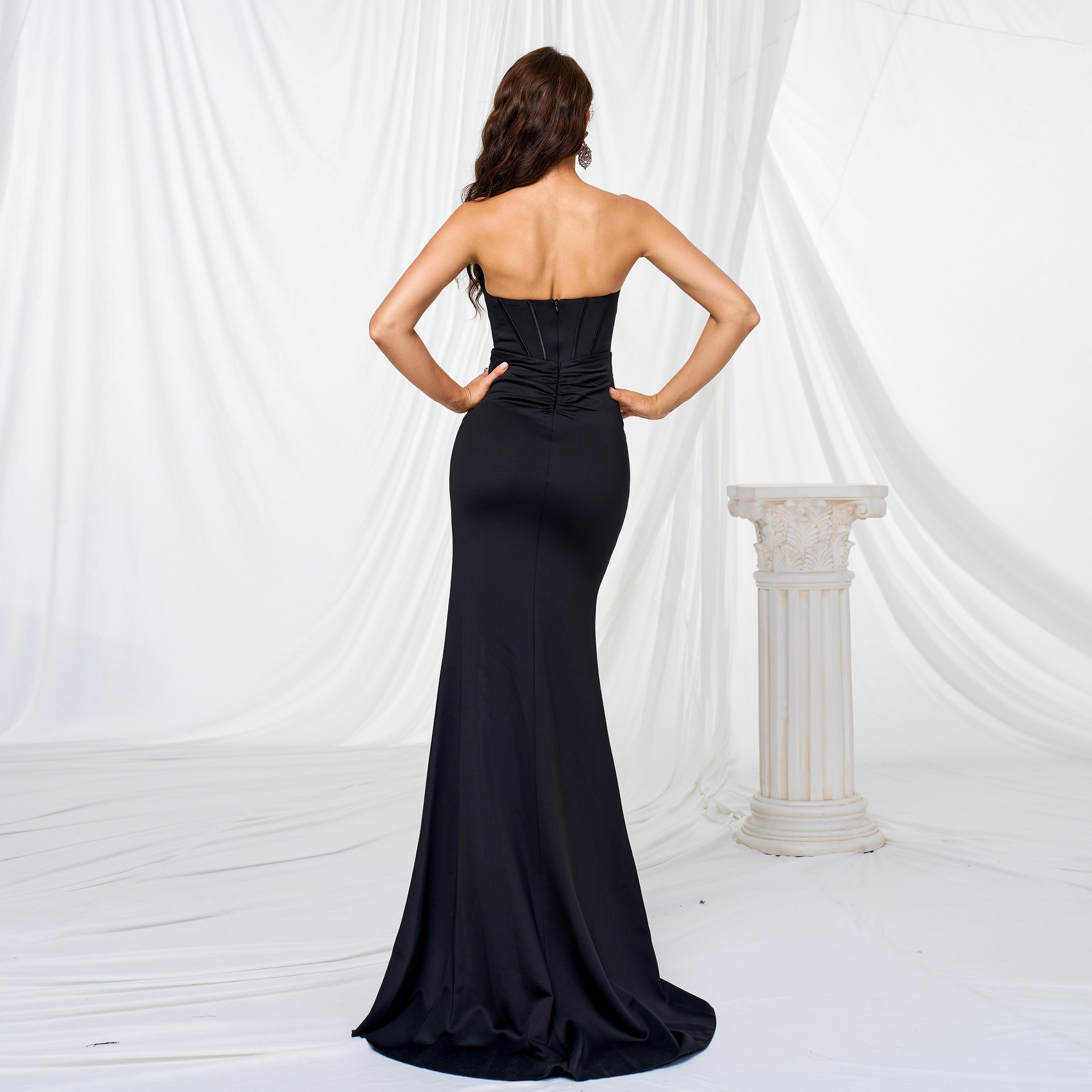 Elegant Chest-wrapped Off-neck Long Large Hem Evening Dress - Image 3