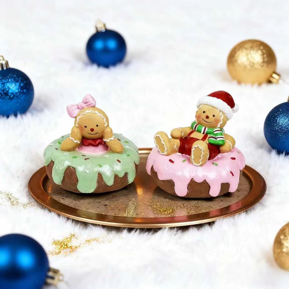 Hand Drawn Cartoon Resin Christmas Decorations Gingerbread Man - Image 2