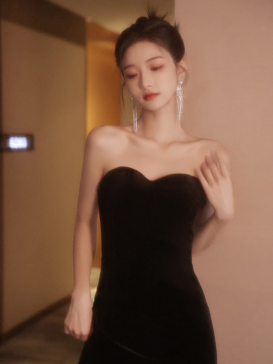 Daily Wearable Host Performance Costume — изображение 5