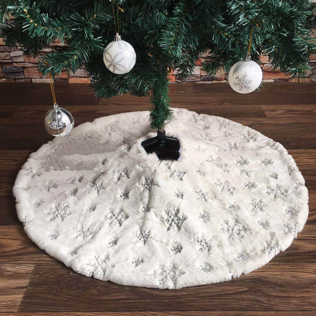 Golden Sequin Faux Rabbit Fur Embroidered Snowflake Tree Skirt - Image 5