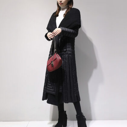 Women's knee-length hooded white duck down jacket