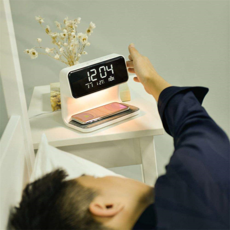 Creative 3 In 1 Bedside Lamp Wireless Charging LCD Screen Alarm Clock Wireless Phone Charger - Image 4